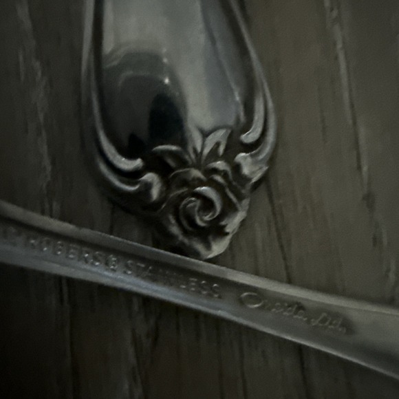 Set of 7 Rogers Oneida Stainless 1881 Arbor Rose True Rose Oval Place Spoons - Picture 6 of 6